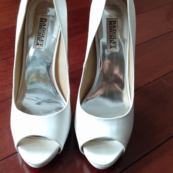 Badgley Mischka Kiara Wedding Heels - Picture 4 of 7